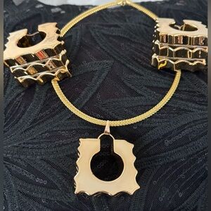 Elegant Gold Necklace and Earring Set